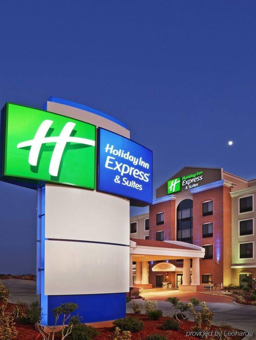Holiday Inn Express & Suites Charlotte North, An Ihg Hotel Exteriér fotografie